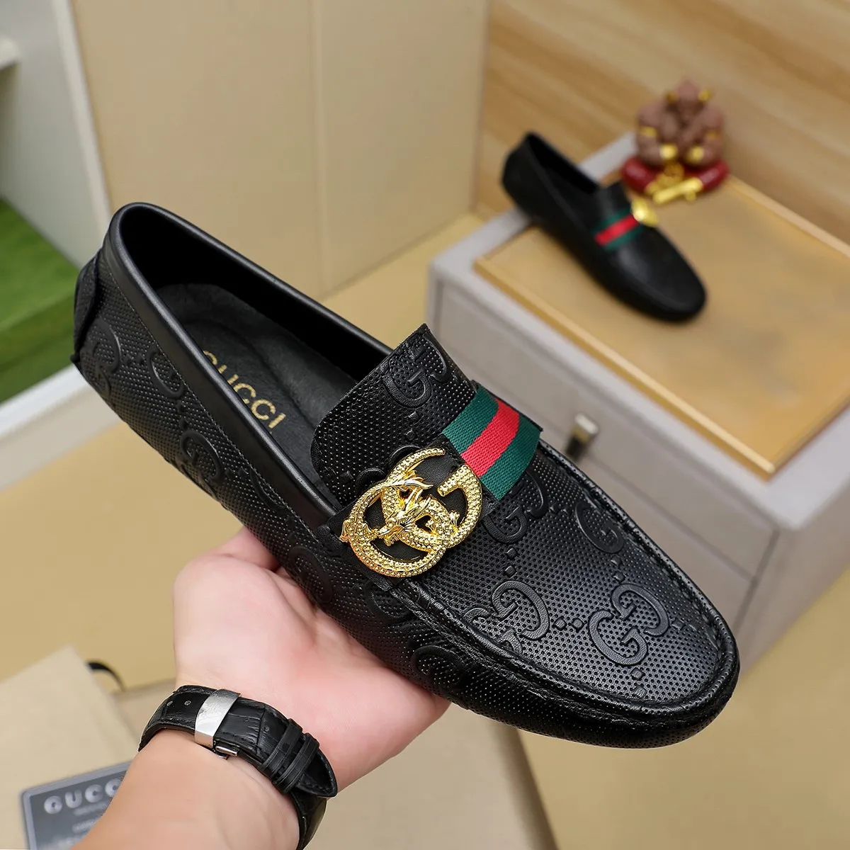 Men's shoes💰380💰🕷🕷️【 GUCCI 】Gucci's best-selling trendy men's casual slip-on shoes 🇨🇳Official website original 1:1 mold 💯Original quality, fine workmanship ☘Fashionable and versatile, perfect shape, comfortable on the feet 🍓Trendy men's recommended model, imported cowhide on the top layer 🎋High-quality pigskin lining, rubber wear-resistant and non-slip outsole, high-end atmosphere, worth owning 🍉Optional 38-44